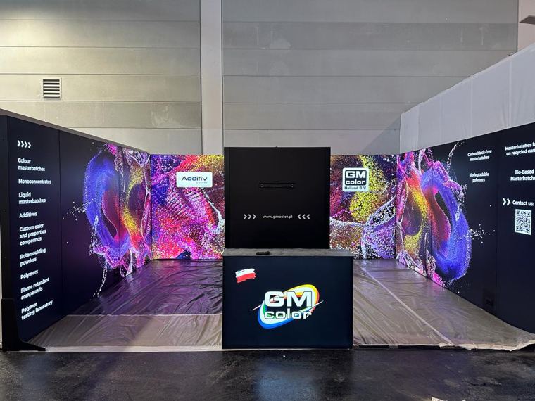Ściany GM Color z barwną grafiką, montaż próbny u nas